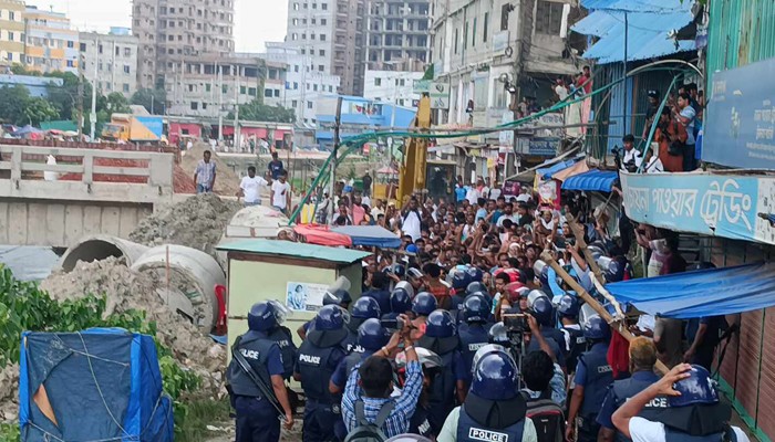 সিদ্ধিরগঞ্জে বিএনপির সঙ্গে পুলিশের ধাওয়া-পাল্টাধাওয়া